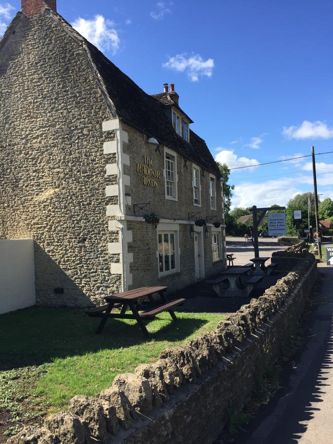 Hotel The Radnor Arms Malmesbury Exteriér fotografie